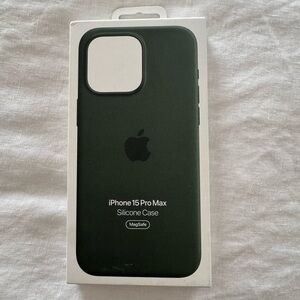 BRAND NEW Apple iPhone 15 Pro Max Silicone Case with MagSafe - Cypress